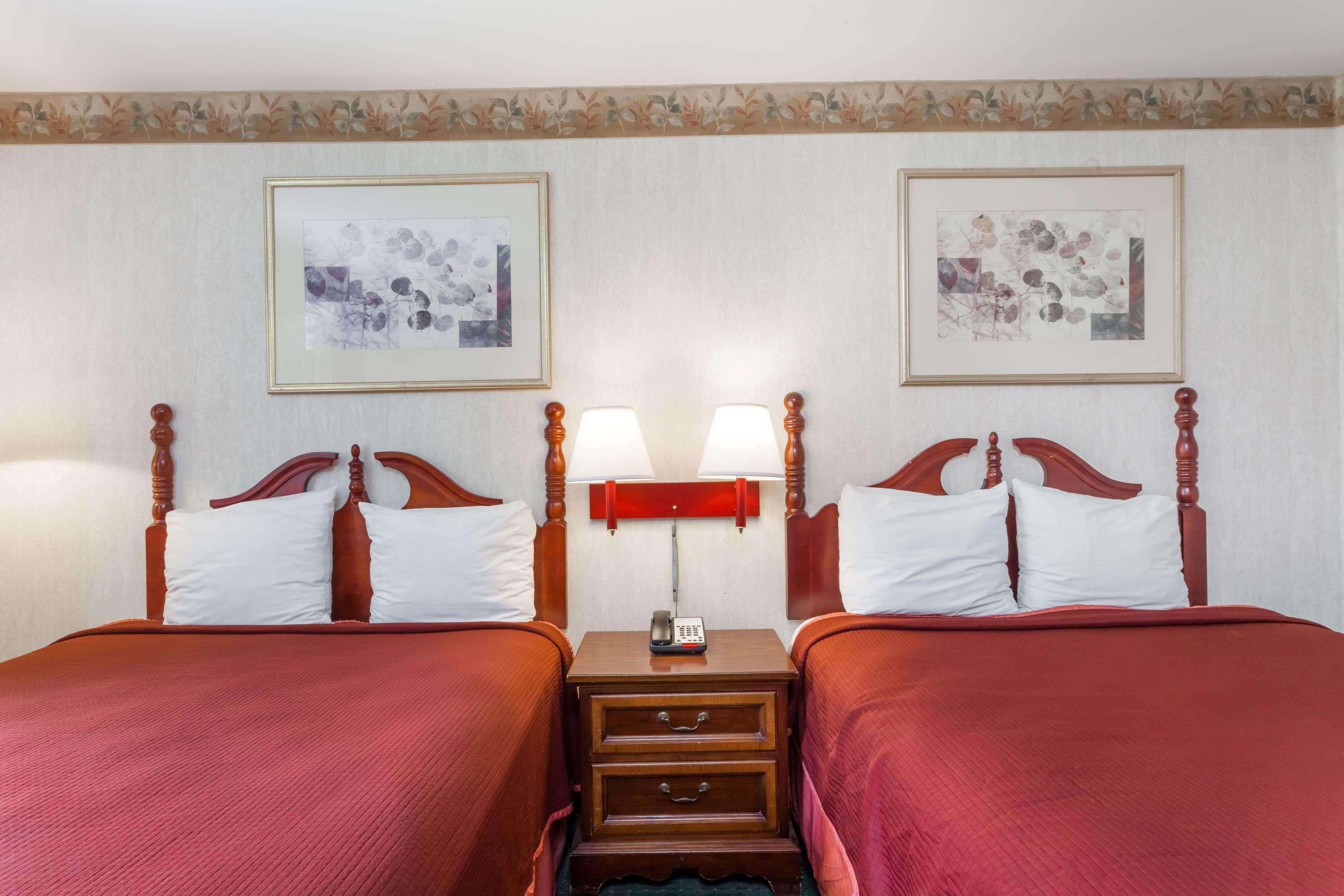 Travelodge By Wyndham Great Barrington Berkshires Екстер'єр фото