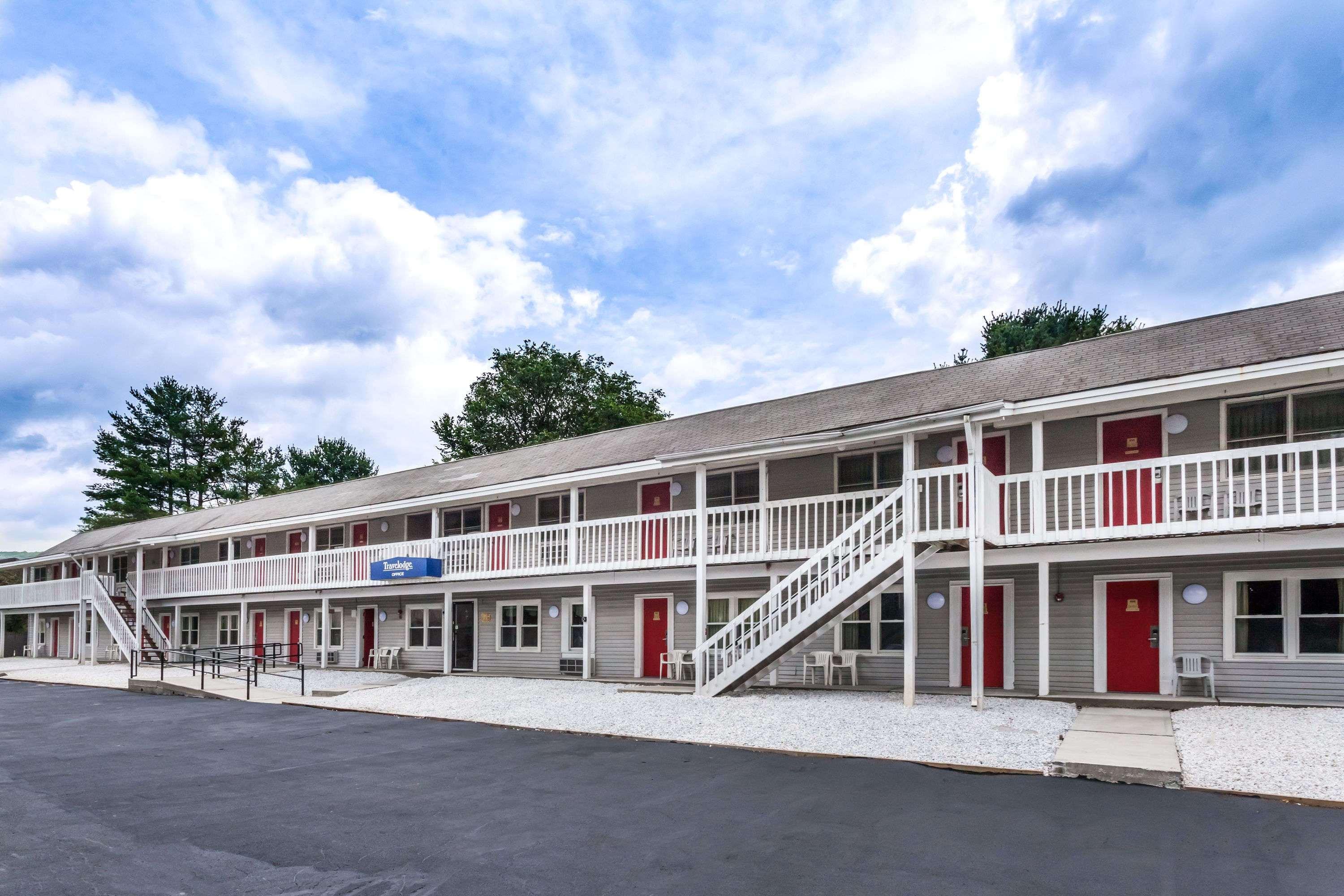 Travelodge By Wyndham Great Barrington Berkshires Екстер'єр фото