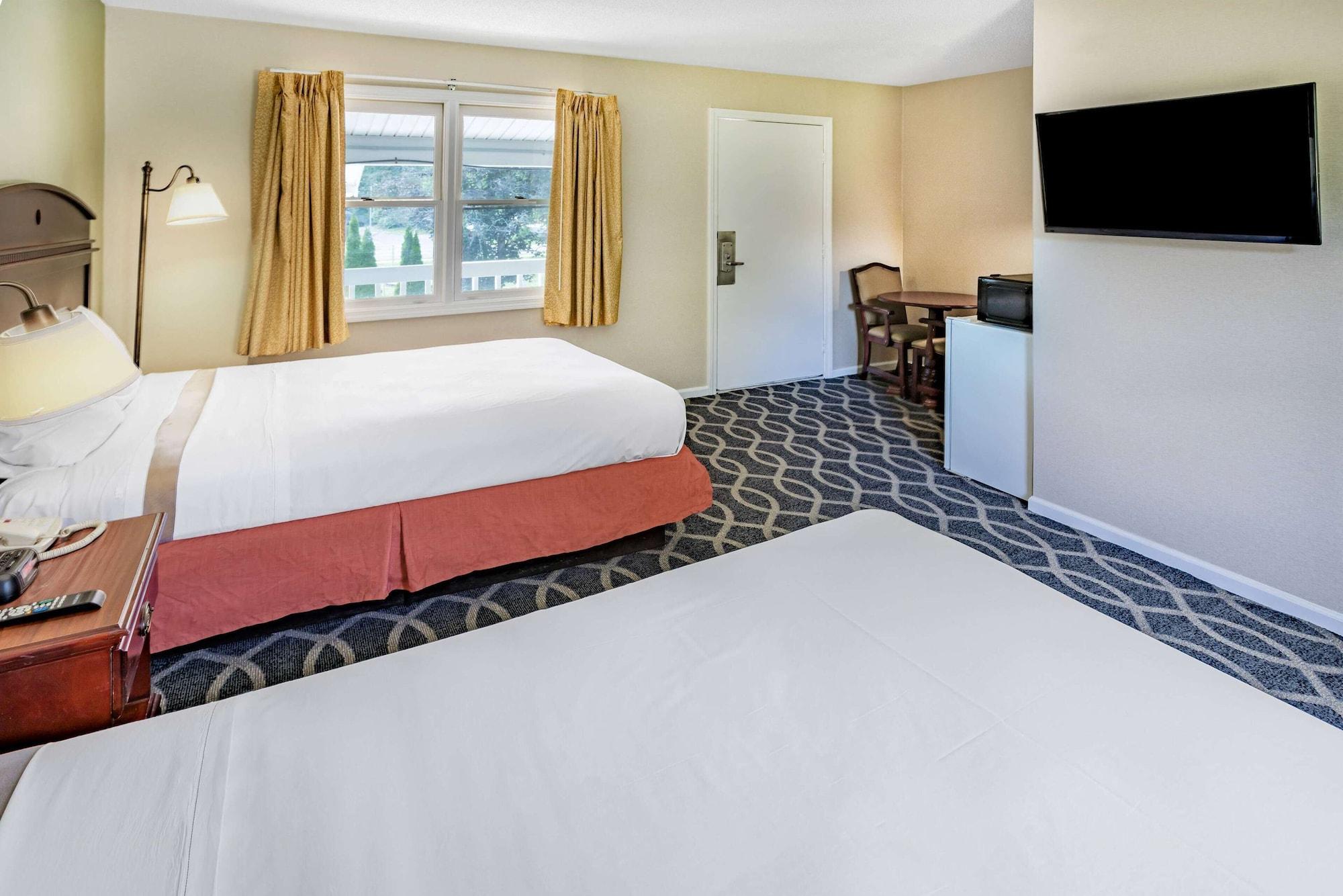 Travelodge By Wyndham Great Barrington Berkshires Екстер'єр фото