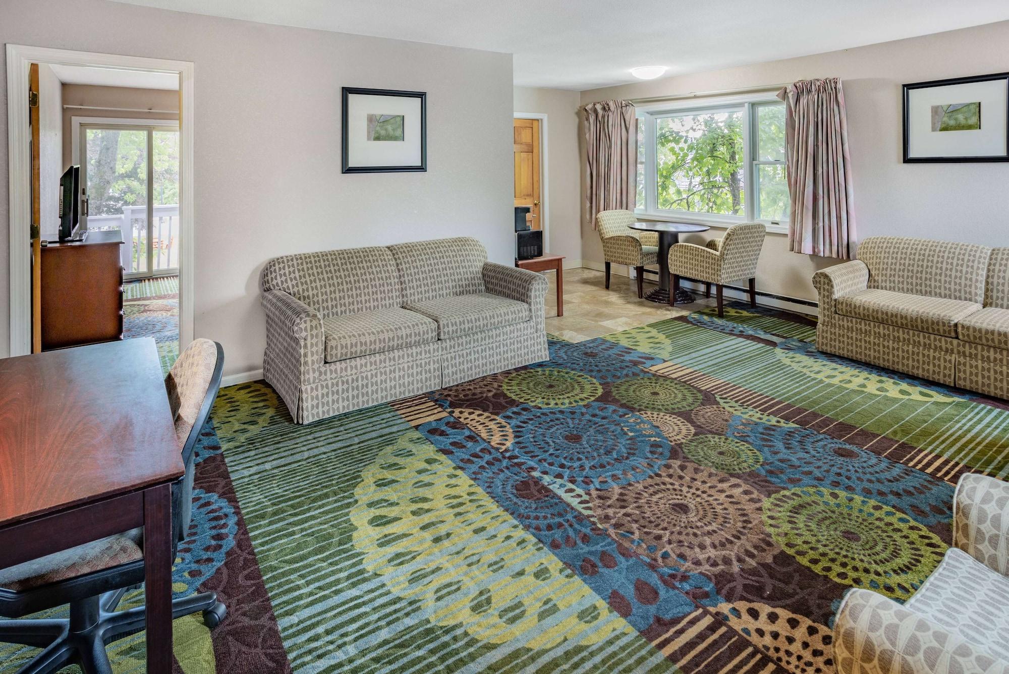 Travelodge By Wyndham Great Barrington Berkshires Екстер'єр фото